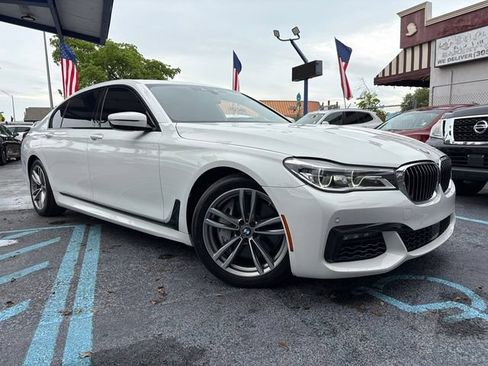 Used 2018 BMW 750i xDrive AWD/4WD image 1