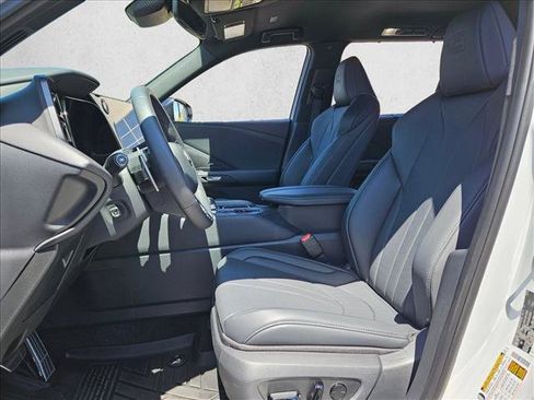 Used 2026 Lexus TX 500h AWD w/ Technology Package image 10