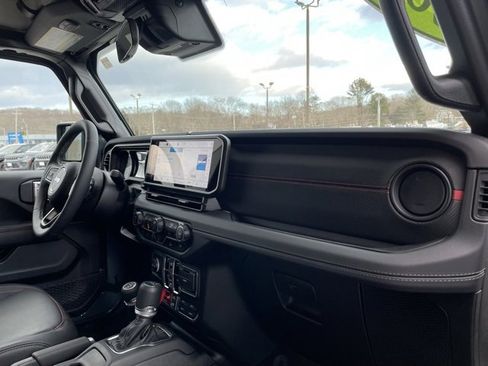 Used 2025 Jeep Gladiator Rubicon w/ Convenience Group image 26