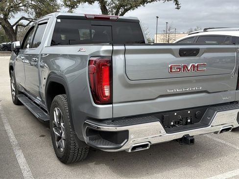 Used 2025 GMC Sierra 1500 SLT image 7