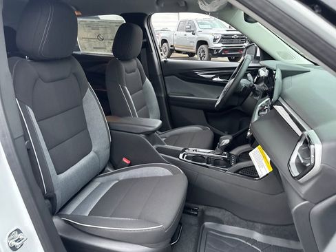 New 2026 Chevrolet TrailBlazer LT w/ LT Cold Weather Package FWD image 11