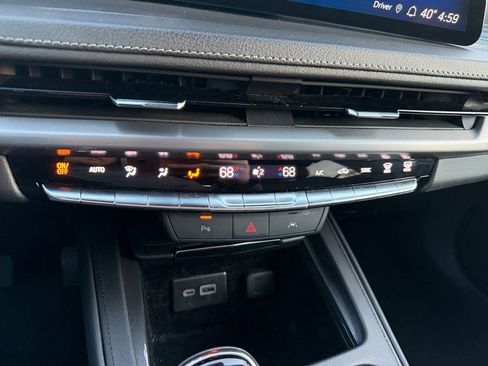 Used 2024 Cadillac XT4 Premium Luxury image 20