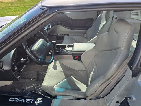 Used 1996 Chevrolet Corvette Coupe image 21
