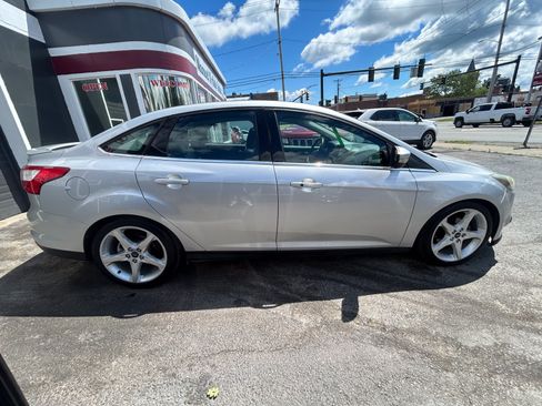 Used 2014 Ford Focus Titanium FWD image 4