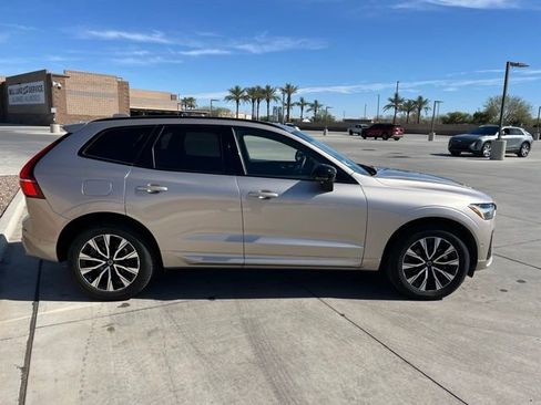 Used 2025 Volvo XC60 B5 Plus image 5