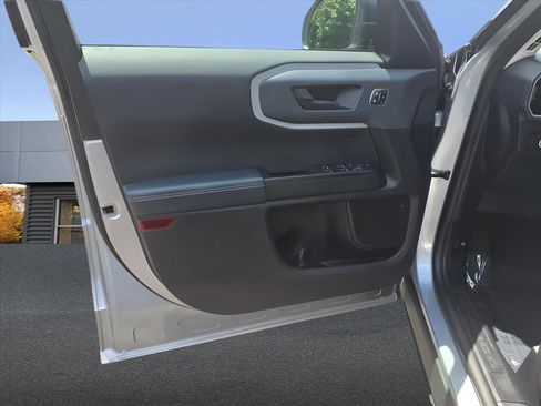 Used 2023 Ford Bronco Sport Outer Banks w/ Tech Package image 14