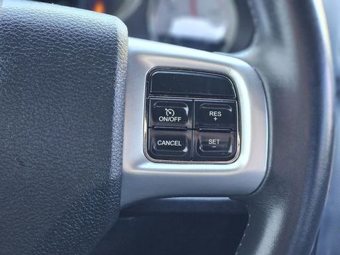 Used 2013 Dodge Challenger R/T image 18