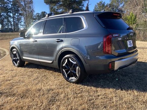 Used 2024 Kia Telluride S w/ S Sunroof Package image 8