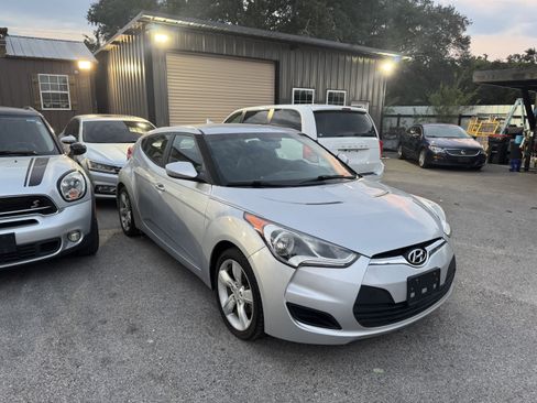 Used 2014 Hyundai Veloster image 31