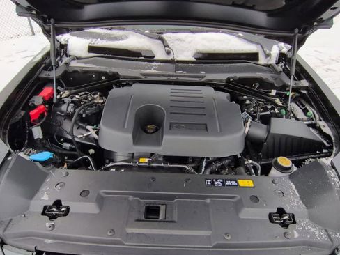 New 2026 Land Rover Defender 110 X-Dynamic SE image 14