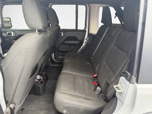 Certified 2022 Jeep Wrangler Unlimited Sahara image 13