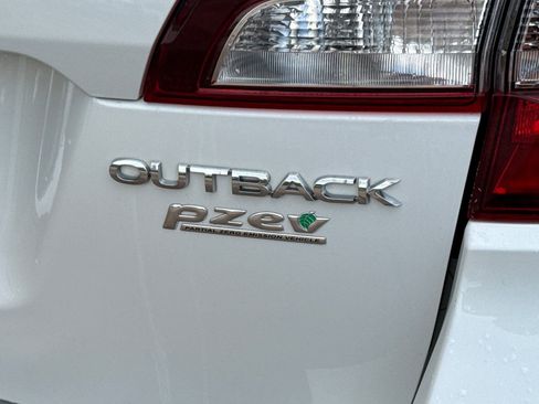 Used 2016 Subaru Outback 2.5i Limited image 33