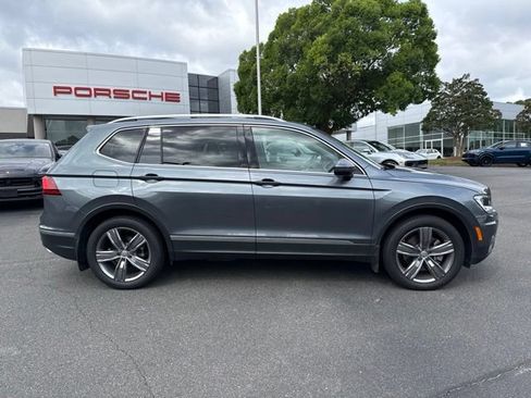 Used 2020 Volkswagen Tiguan SEL w/ 3rd Row Seat Package AWD/4WD image 19
