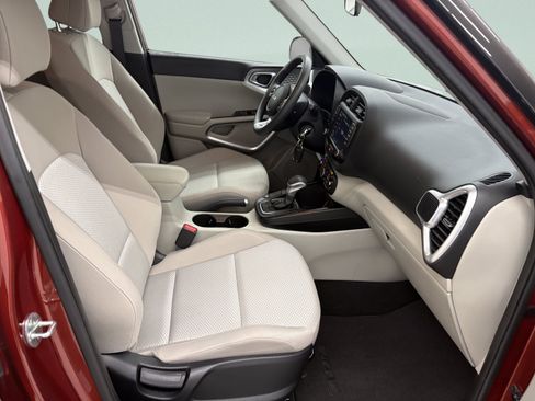Used 2022 Kia Soul LX FWD image 21