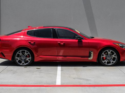 Used 2021 Kia Stinger GT2 RWD image 10