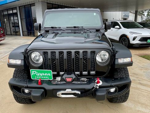 Used 2020 Jeep Gladiator Rubicon image 3