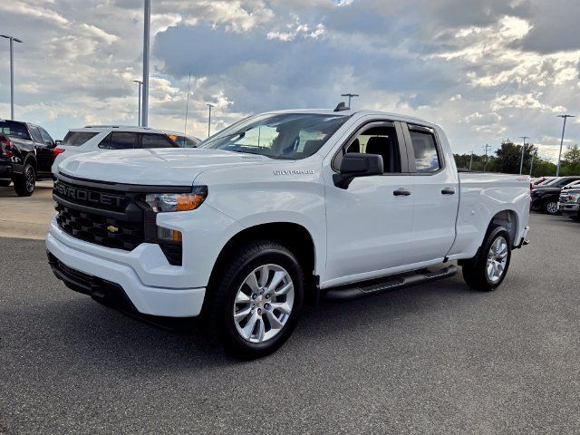Used 2025 Chevrolet Silverado 1500 Custom w/ LPO, Dark Essentials Package AWD/4WD image 3