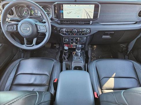 Used 2024 Jeep Wrangler Unlimited Rubicon 4xe image 17