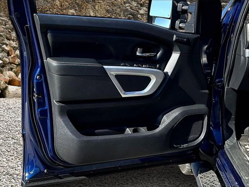 Used 2016 Nissan Titan PRO-4X w/ Pro-4x Convenience Package image 22