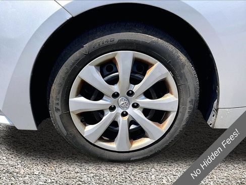 Used 2022 Toyota Corolla LE FWD image 9