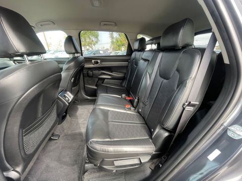 Used 2024 Kia Sorento S image 27