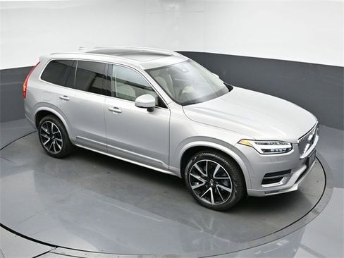 Used 2023 Volvo XC90 B6 Plus image 45