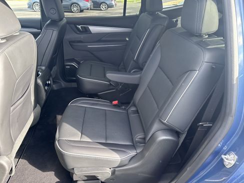 Used 2025 Buick Enclave Preferred image 11