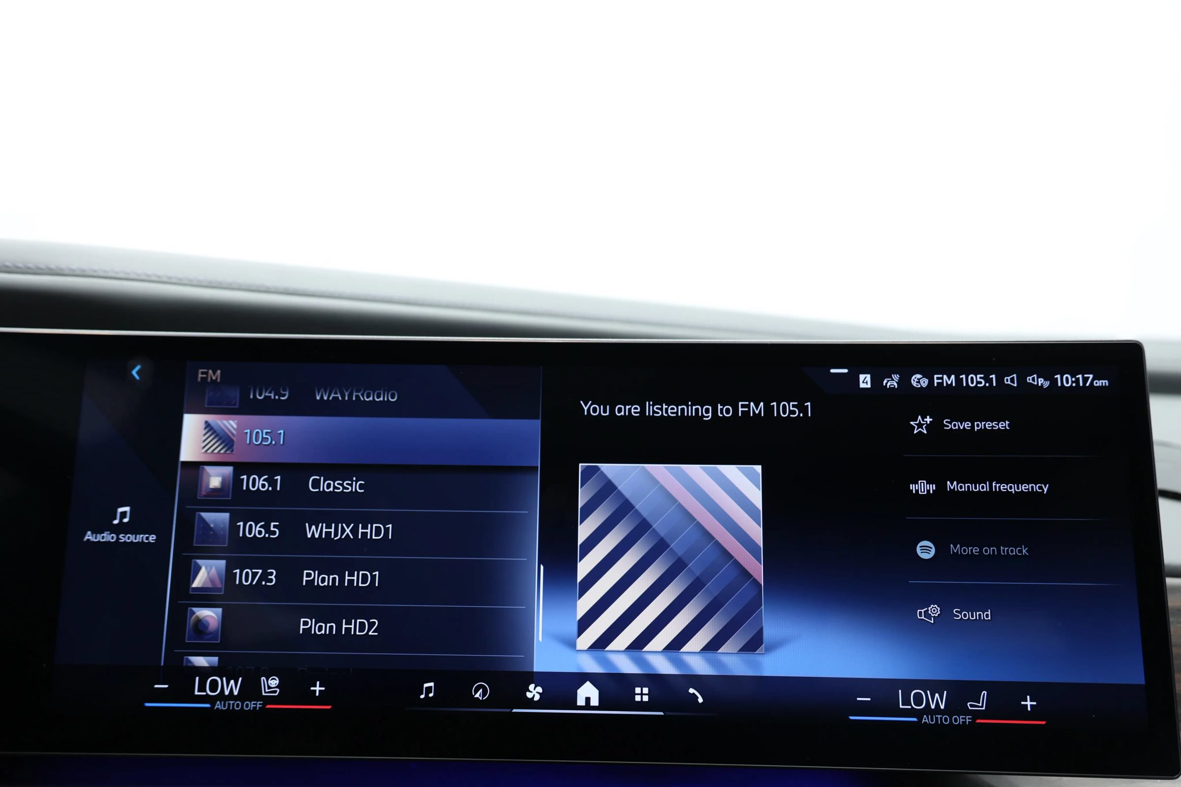 Used 2023 BMW i7 xDrive60 AWD/4WD image 29