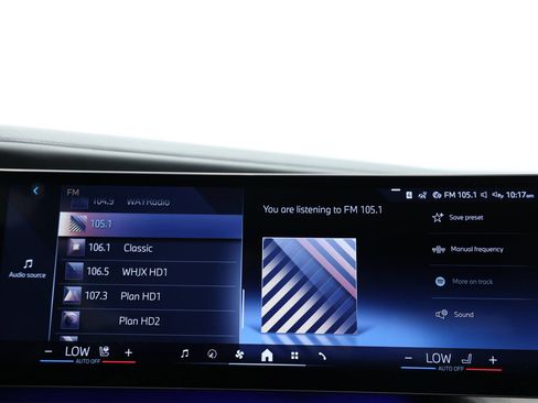 Used 2023 BMW i7 xDrive60 AWD/4WD image 29