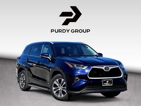 Certified 2025 Toyota Highlander XLE image 1