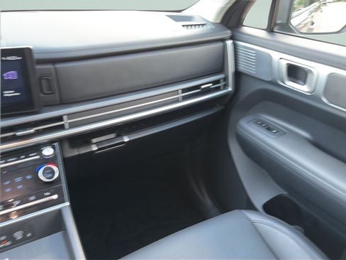 Used 2025 Hyundai Santa Fe SEL AWD/4WD image 15