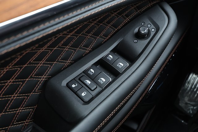 Certified 2026 Jeep Grand Cherokee Summit AWD/4WD image 26