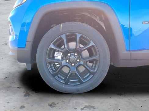 New 2026 Jeep Compass Latitude AWD/4WD image 23