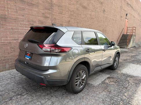 Used 2024 Nissan Rogue S AWD/4WD image 5