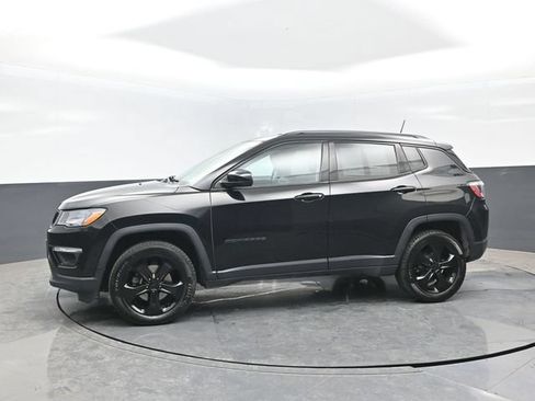 Used 2019 Jeep Compass Latitude AWD/4WD image 4