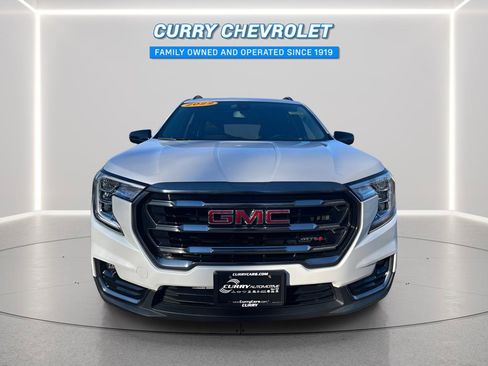 Used 2022 GMC Terrain AT4 image 3