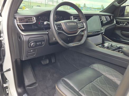 Used 2023 Jeep Grand Wagoneer Series III w/ Rear Seat Video Group 1 AWD/4WD image 23