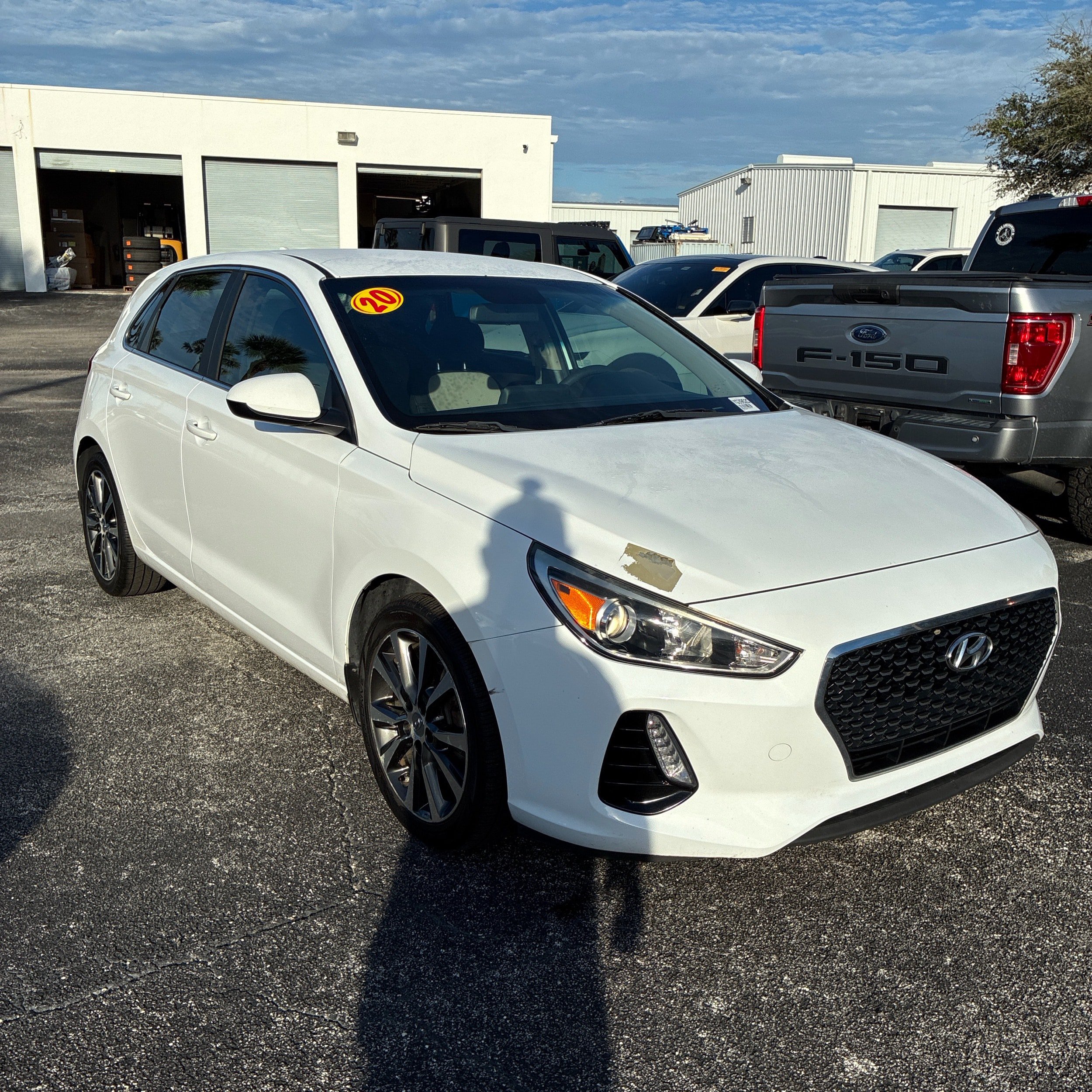 Used 2020 Hyundai Elantra GT FWD image 14