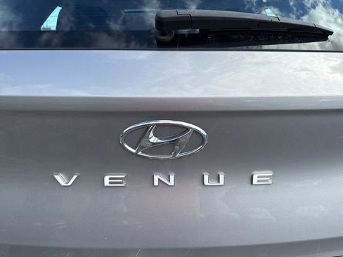 Certified 2023 Hyundai Venue SEL image 10