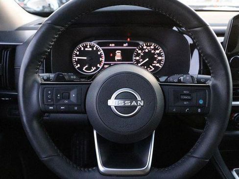 Used 2024 Nissan Pathfinder SL image 12