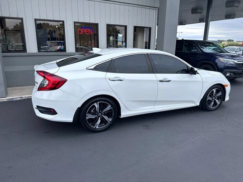 Used 2016 Honda Civic Touring image 40