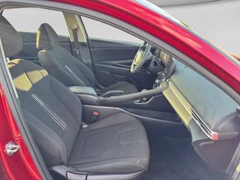 Used 2024 Hyundai Elantra SEL FWD image 28