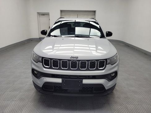 Used 2024 Jeep Compass Latitude image 15