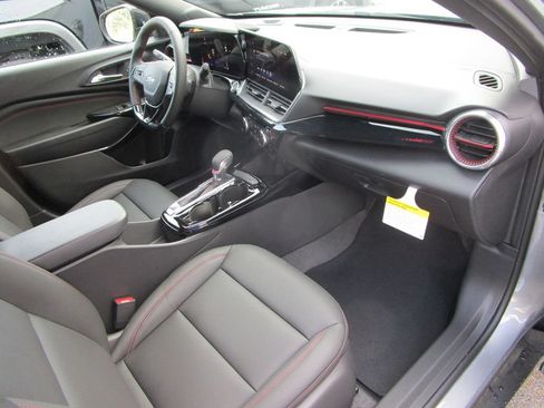 New 2026 Chevrolet Trax RS w/ Driver Confidence Package FWD image 16
