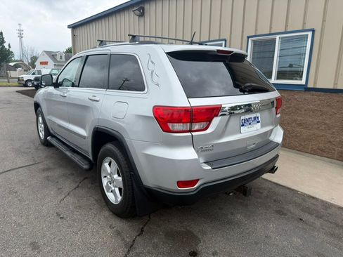 Used 2011 Jeep Grand Cherokee Laredo AWD/4WD image 6