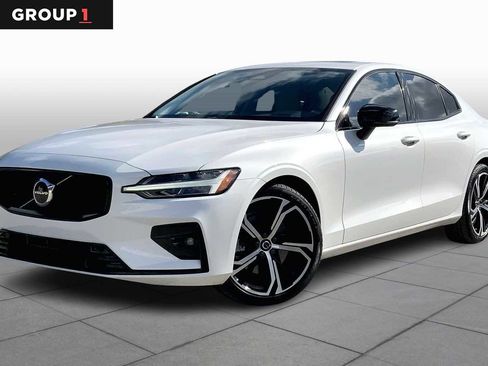 Used 2024 Volvo S60 B5 Core image 1