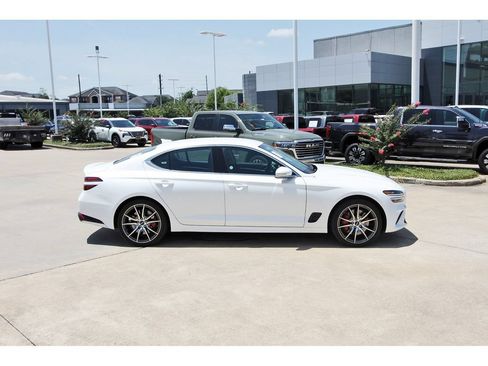 Used 2025 Genesis G70 2.5T RWD image 6
