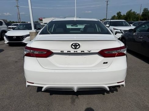 Used 2020 Toyota Camry SE FWD image 3