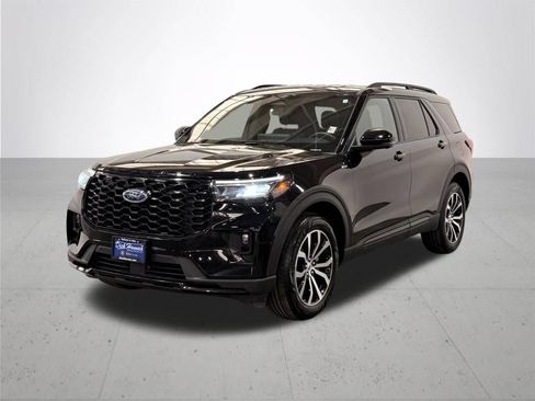 Certified 2025 Ford Explorer ST-Line AWD/4WD image 2