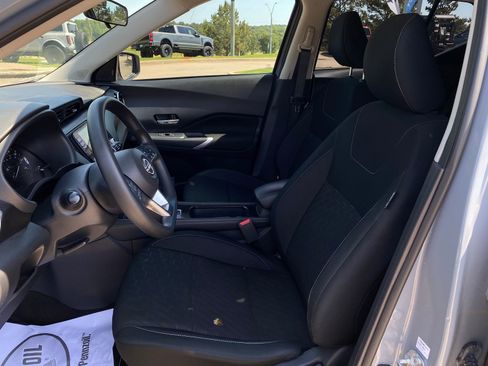 Used 2024 Nissan Kicks SV FWD image 10